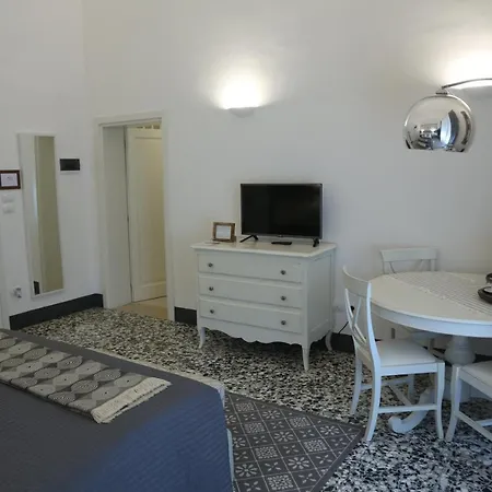 Palazzo Bignami Bed and Breakfast Λέτσε